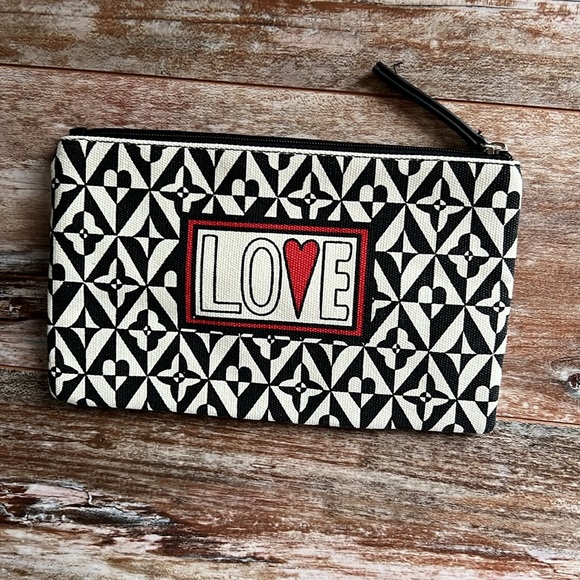 NWOT BRIGHTON LOVE POUCH - Picture 2 of 3